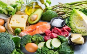 Comer sÃ³ legumes e proteÃ­nas emagrece? ConheÃ§a os benefÃ­cios dessa dieta.
