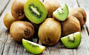 Benefícios do Kiwi: Conheça as Vantagens Dessa Fruta para a Saúde